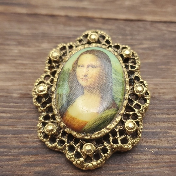 cameo Jewelry - B638 antique Mona Lisa cameo brooch heirloom collectible fashion